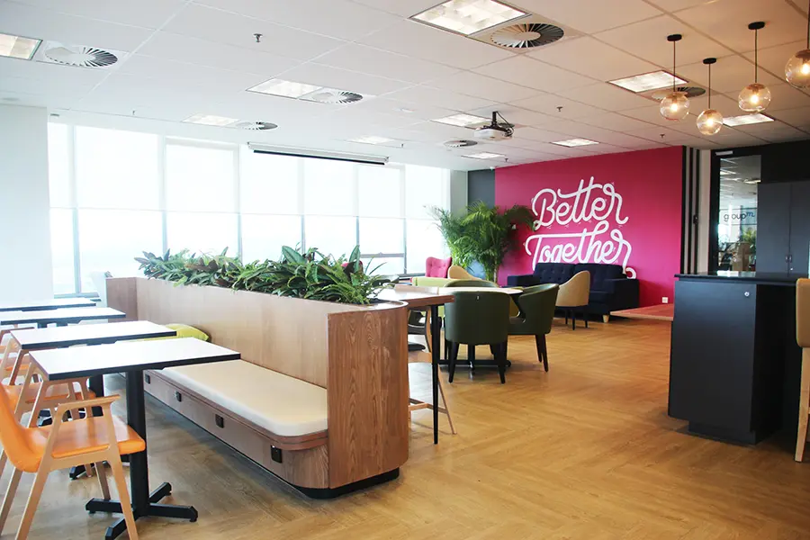 worq-enterprise-lounge-hotdesk-area