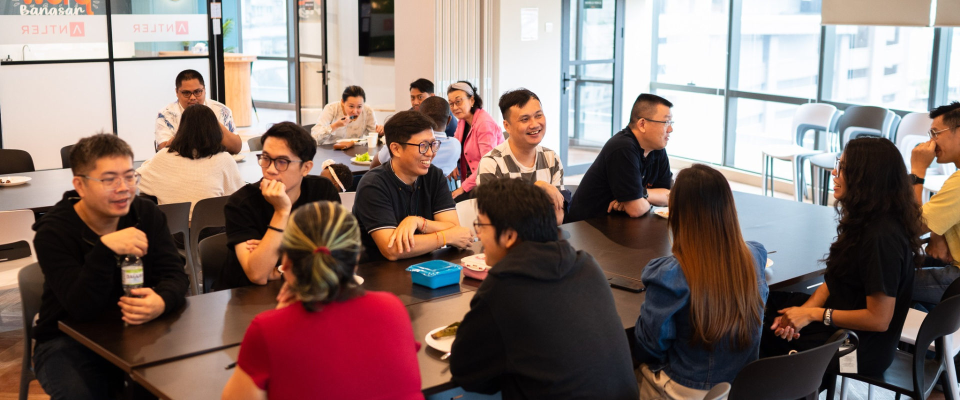 Coworking by scaling